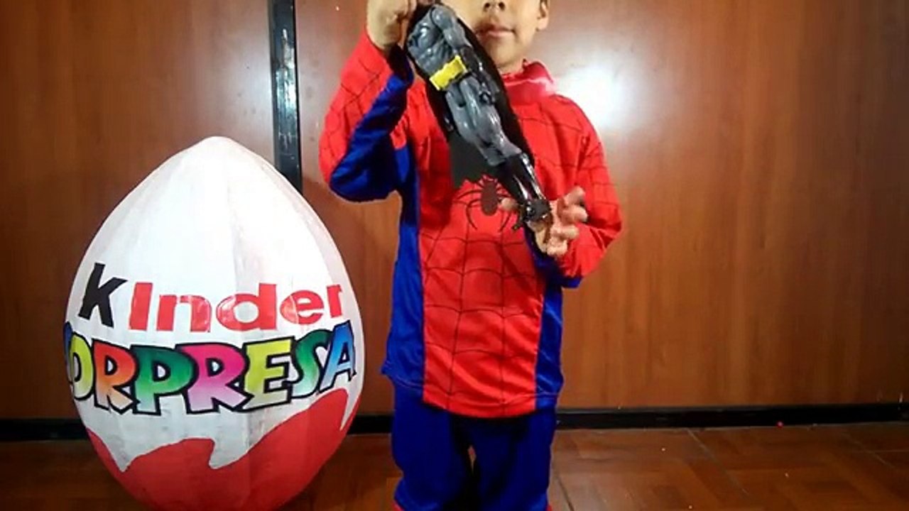 GIANT EGG SURPRISE OPENING Batman vs Superman Toys Kids Video SURPRISE TOYS Awesome Toys C