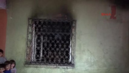 Adana Babasına Kızdı Iki Katlı Evlerini Yaktı