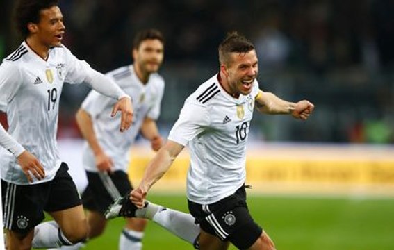 L'incroyable but d'adieu de Podolski lors Allemagne vs Angleterre !