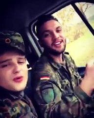 Shqipja me Uniforme tu kendu ani ani nuk po mund pa ty