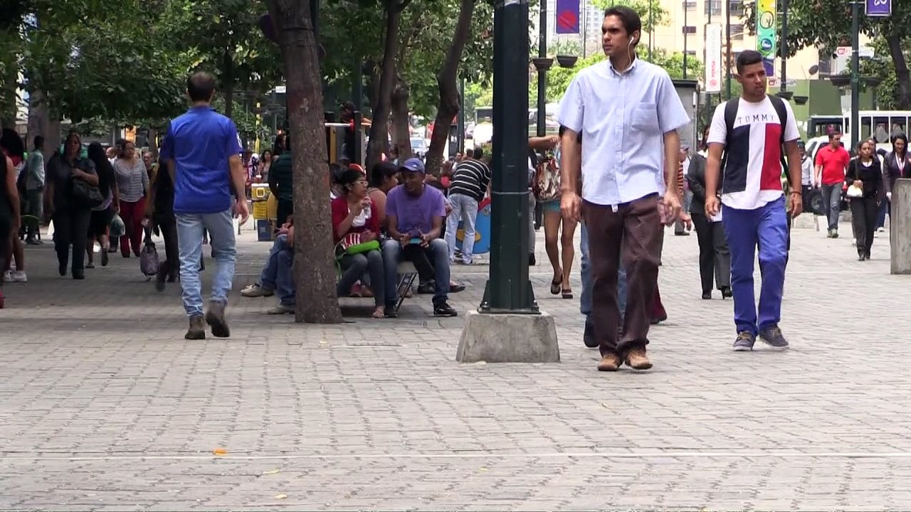 Venezolanos lamentan asesinato de militares a manos de menores