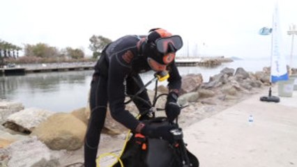 Dalgıçlar Deniz Altını, Çocuklar Plajı Temizledi