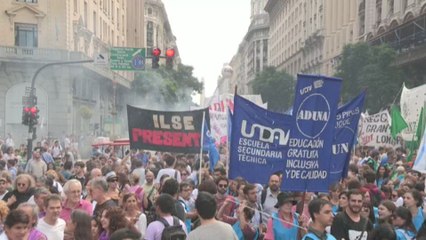 Docentes argentinos culminan huelga pero advierten que seguirán en actividades