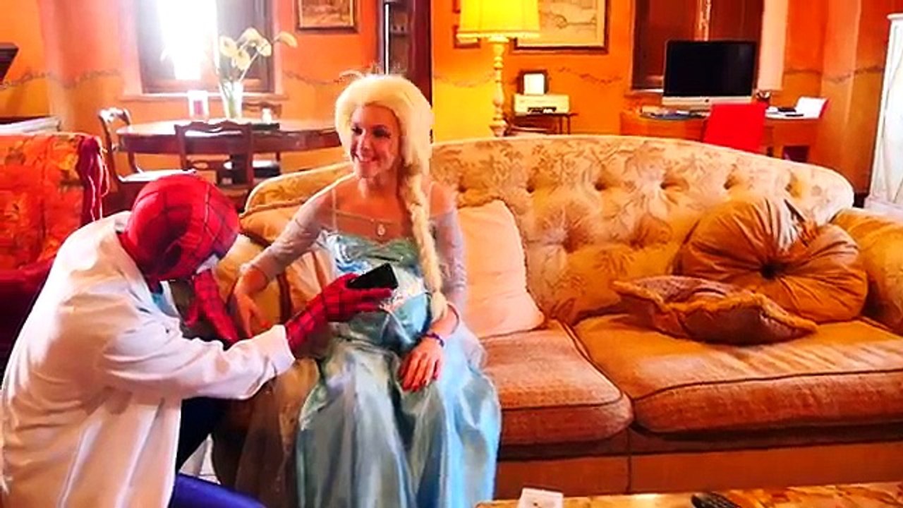 PREGNANT FROZEN ELSA vs MALEFICENT vs DOCTOR HULK w/ Doctor SPIDERMAN Baby is born Superhe