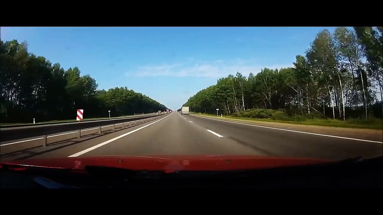 Two Trucks Crash on Highway [Car Crash Comp TV]