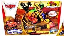 Cars Radiator Springs 500 1/2 Off-Road Rally Race Track & Lightning McQueen Play Doh Surpr