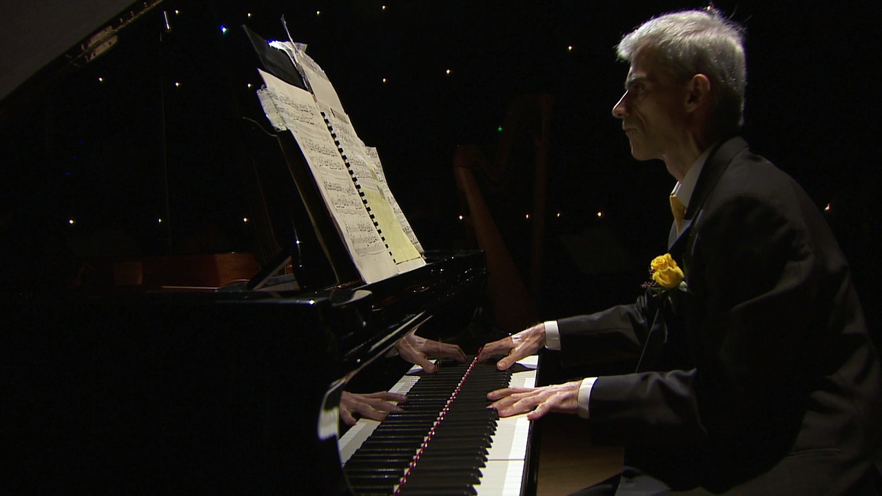 Unsuk Chin :  Jeu de mots acrostiche - Venu du passé