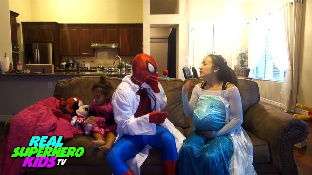 PREGNANT FROZEN ELSA vs SPIDERMAN - SPIDERBABY QUINTUPLETS w/ Pink Spidergirl Twins Funny