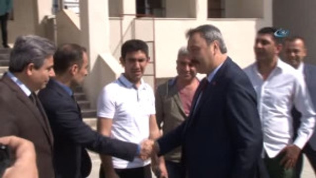 Emniyet Müdürü Osman Ak Mutlu Gelecek Projesi Kapsamında Öğrencilerle Bir Araya Geldi