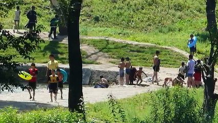 고화질 사진영상으로 제작해본 북한의국경 지방 농촌 생활 밀착영상