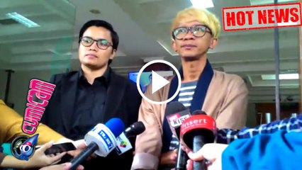 Descargar video: Hot News! Aming: Saya Tetap Pada Pendirian Saya Ingin Cerai dari Evelyn! - Cumicam 23 Maret 2017