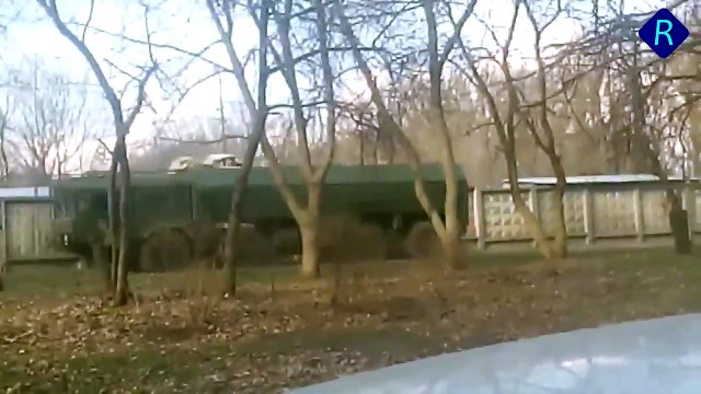 Армія РФ біля кордонів України розмістила тактичні ракетні комплекси Іскандер , здатні завдати ядерний удар на відстань