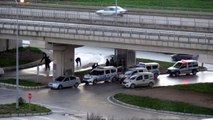 Hatay'da Film Gibi Operasyon! Polis Aracın İçine Atlayıp Şoförü Yakaladı