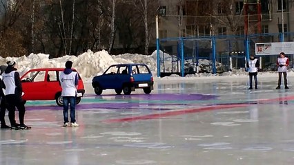 Car Curling, la nouvelle discipline déjantée qui nous vient de Russie