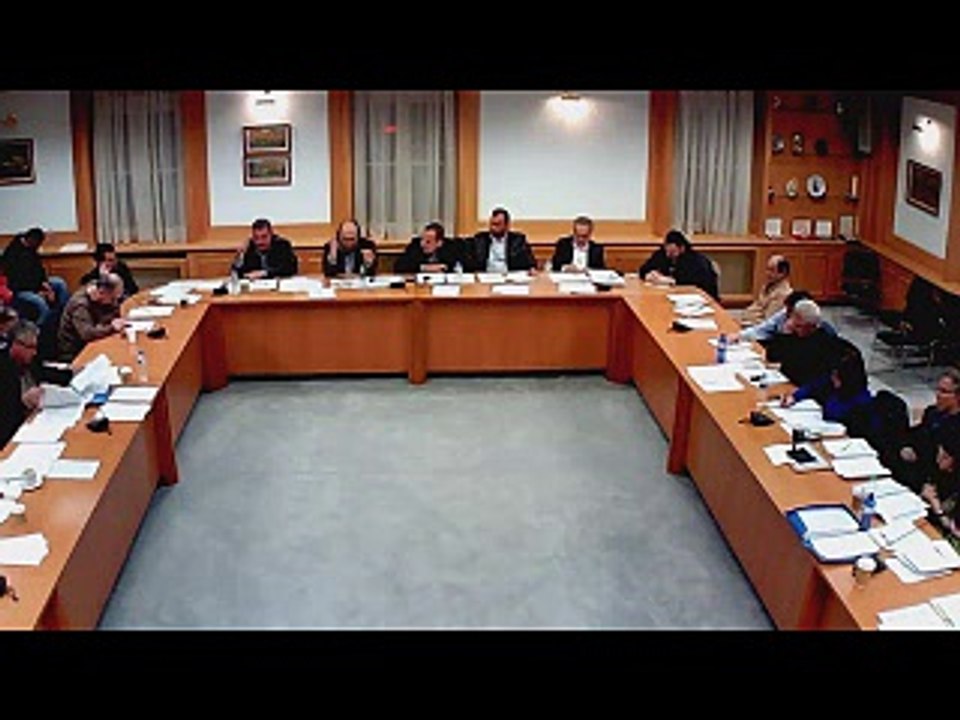 Γιατί ανέβηκαν οι τόνοι και στη νεότερη συνεδρί...