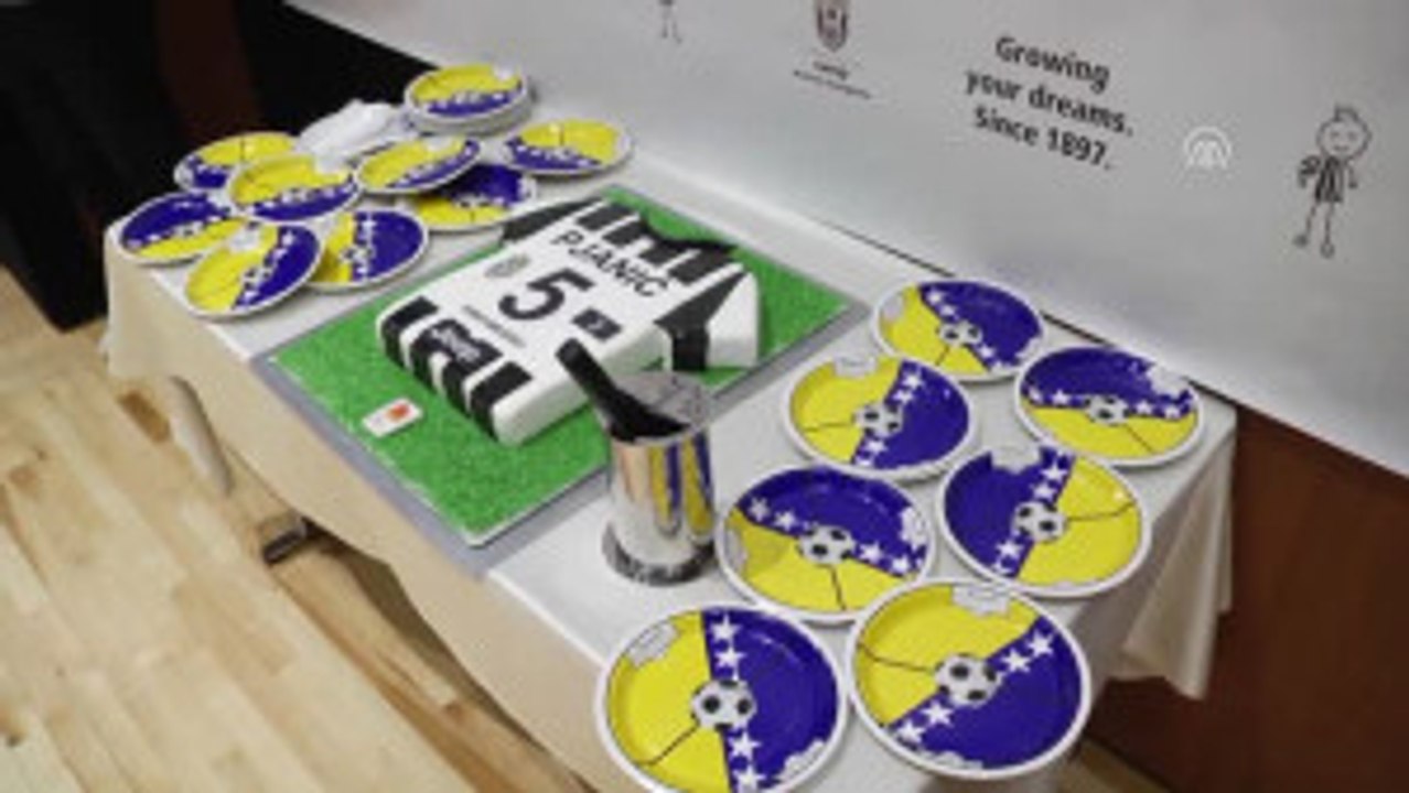 Pjanic'ten, Bosna Hersek'teki Juventus Futbol Akademisine Ziyaret