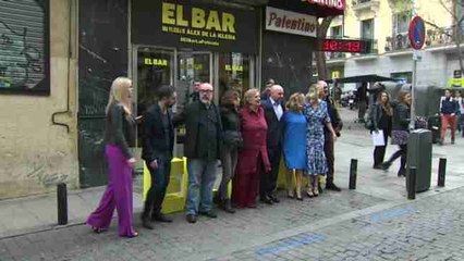 Alex de la Iglesia presenta 'El Bar' en el local donde se rodó