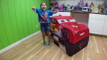 HUGE DISNEY CARS LIGHTNING MCQUEEN SURPRISE TOYS TENT Big Egg Surprise Opening Disney Cars ToyReview-hi-