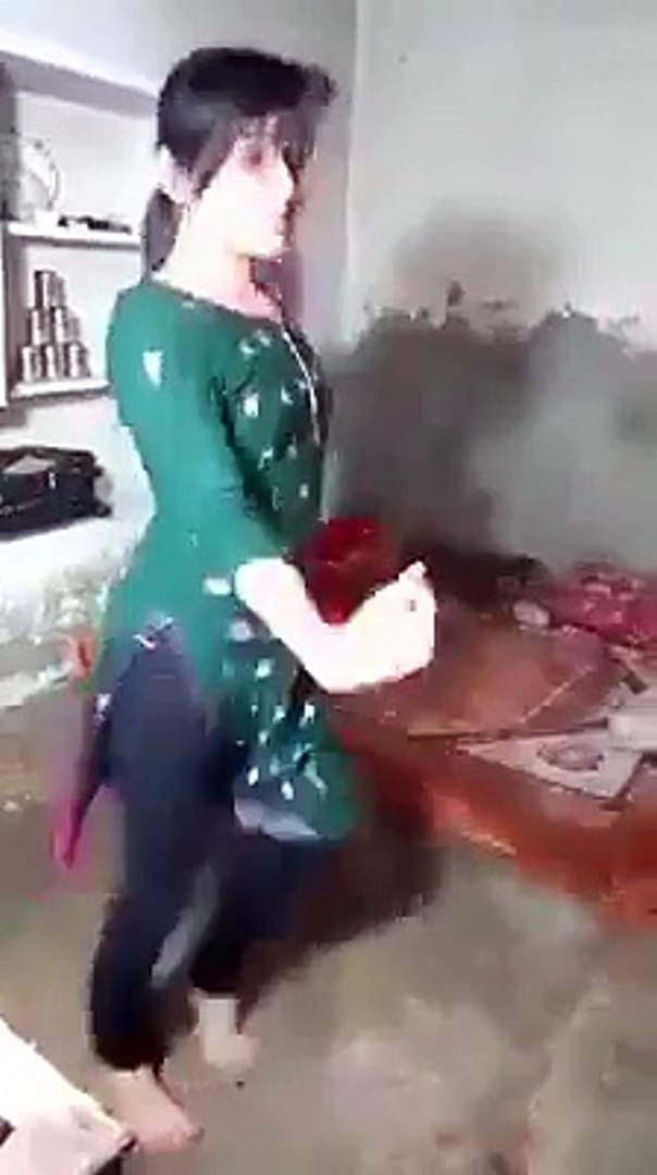 Choti Umar Ki Ladki Ki Sex Video - 15 sal ki larki ka dance - video dailymotion