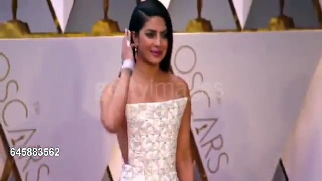 [MP4 360p] Priyanka Chopra arrives at the 89th Annual Academy Awards