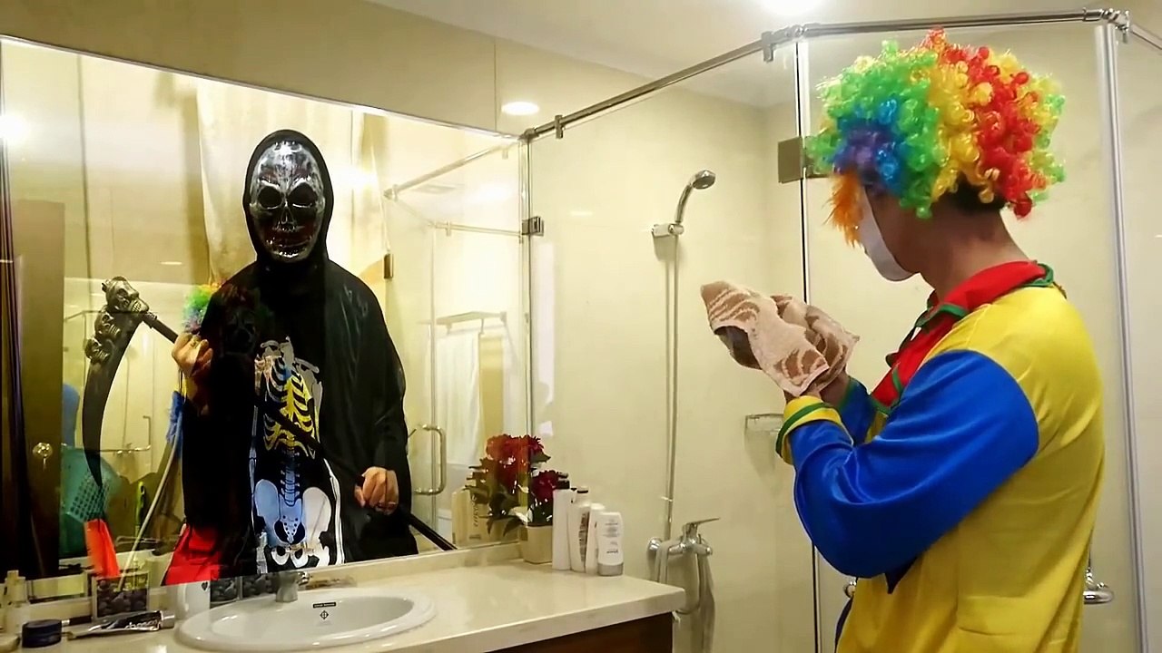 #SPIDERMAN vs SCREAM! w/ GhostFace FUNNY PRANK Spiderman Real Life Superhero Fun IRL