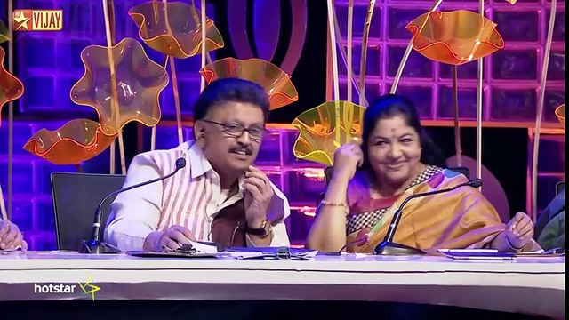 Vellai Pura Ondru by Mrithula