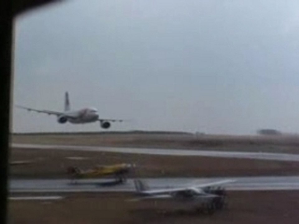 Rase-mottes d'un A310 de la TAP