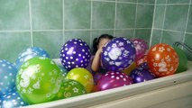 Learn Numbers 1-10 for toddlers in the Slime Baff ! Numbers Counting to 10 with Balloons a