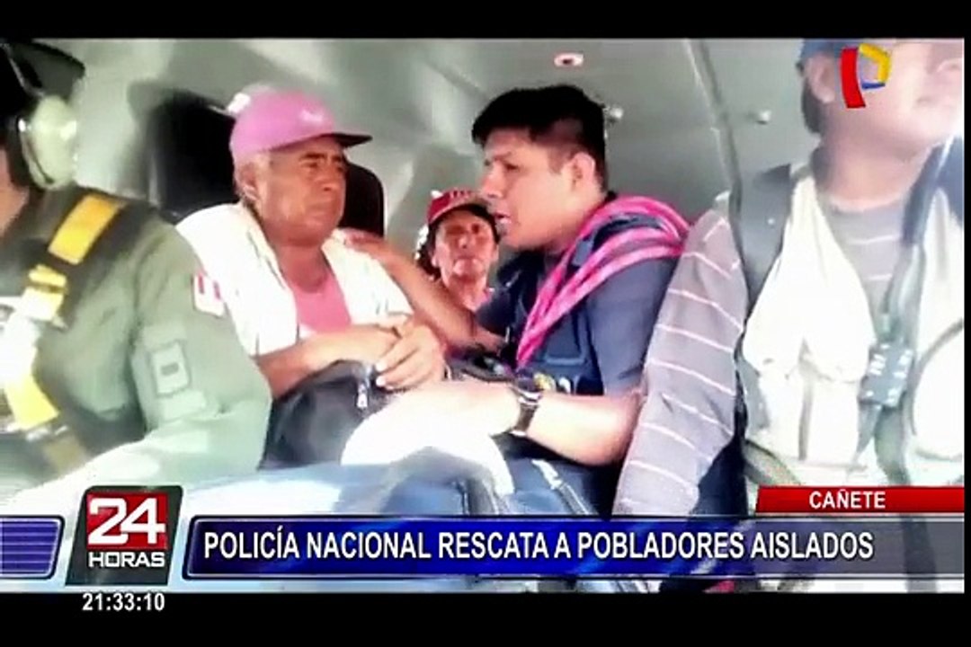 Cañete: policía rescata a pobladores aislados por huaicos