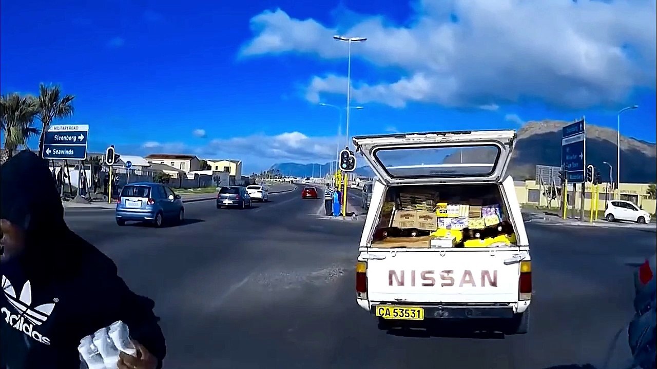 Car Thieves & Robbery Fails 2017, Car Theft and Instant Justice