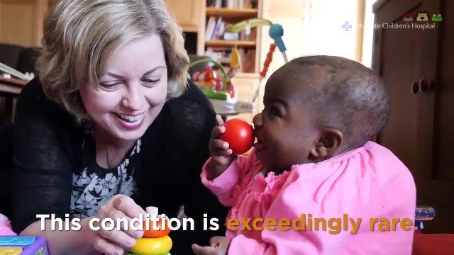 Un bébé ivoirien de 10 mois, né avec quatre jambes et deux colonnes vertébrales, a été opéré avec succès