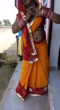 मस्त भाभी का मस्त डांस बॉलीवुड गाने पर डांस कर हिला डाला