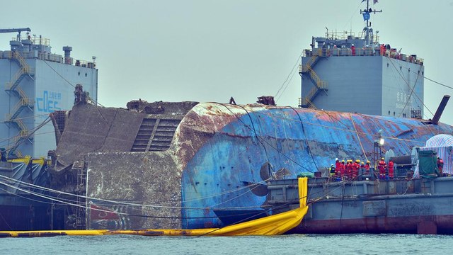 Corea del Sud, tragedia del Sewol: il traghetto verso terra