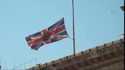 İngiltere Başkonsolosluğu’nda Bayrak Yarıya İndirildi
