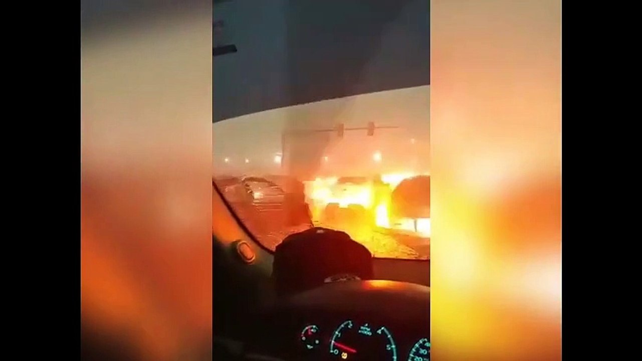 accident - Lors d'un violent orage un camion se couche sur les voitures
