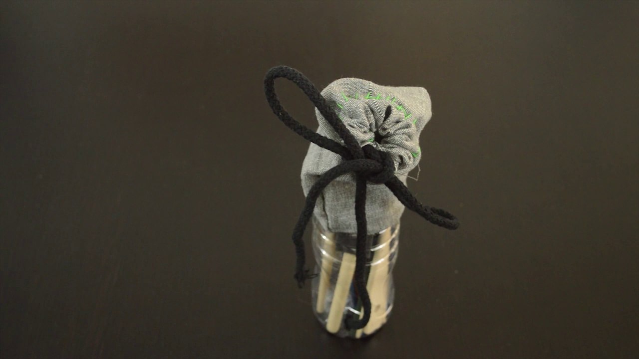 DIY : Un étui en bouteille plastique et tissu