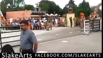 مودی سرکار کا ایک ڈرپوک سپاہی بمقابلہ پاکستان کا بہادر سپاہی. ضرور شئیر کریں