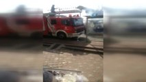Fatih'te Karton Kağıt Toplayan Geri Dönüşüm Aracında Yangın Çıktı