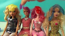 Barbies Accident Slime Bath,SLIME Barbies Dolls Funny Videos for Kids