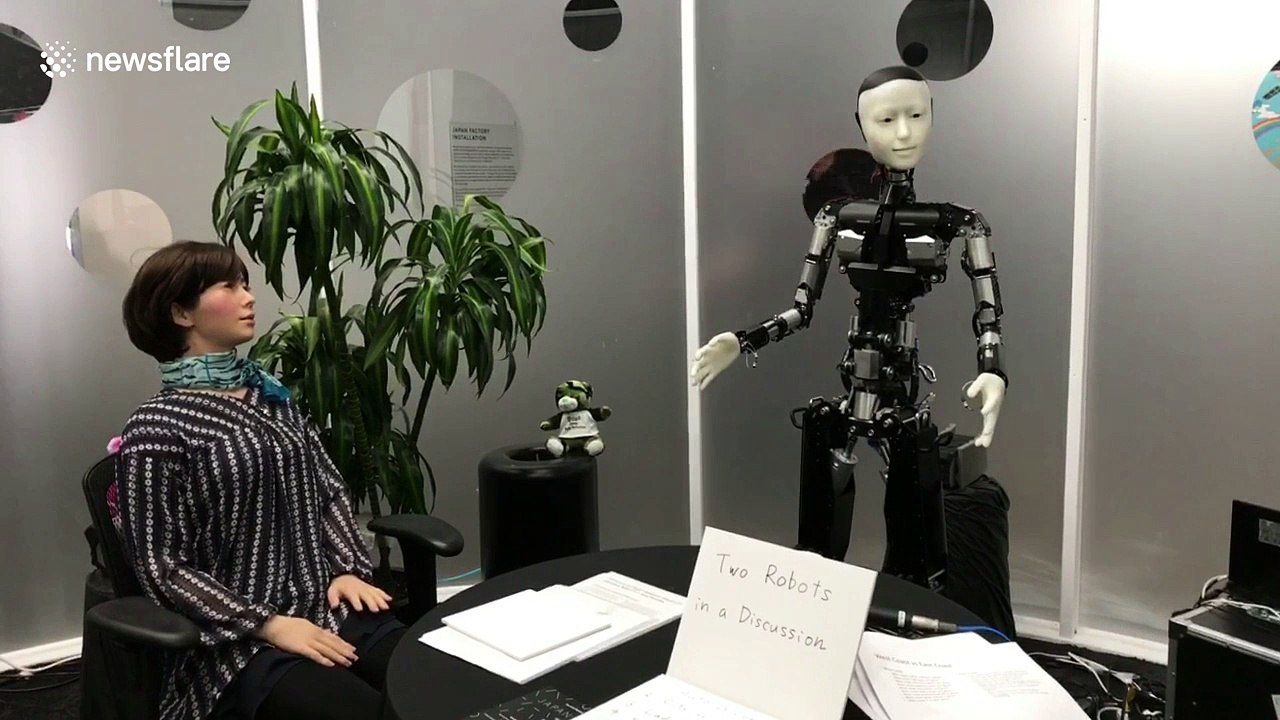Two robots have a 'conversation' about sushi at SXSW