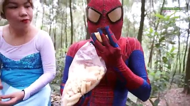 Frozen Elsa vs JOKER POO AND FART PRANK w/ Spiderman & Pink Spidergirl - Superhero Fun in