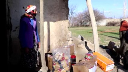 Üniversite Öğrencileri "Şeker Nineyi" Sevindirdi