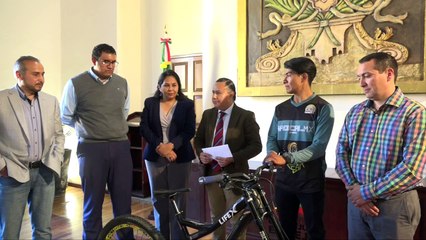 Gobierno municipal de Guanajuato apoya al joven ciclista Erik Garcia Gallegos