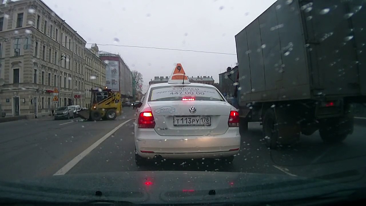 Un ouvrier perd le contrôle de son engin de chantier