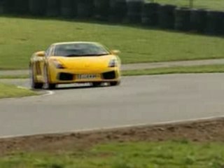 Lamborghini Gallardo vs Ducatti 999