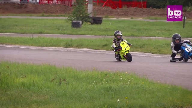 Ce gamin est tellement bon à moto... Futur champion