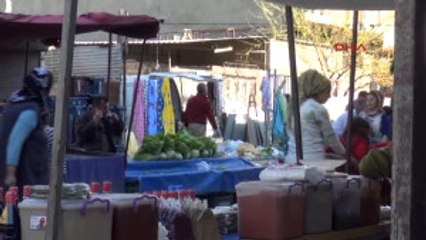 Adana Iki Grup Çatıştı, Pazar Yerinde Arada Kalan 6 Kişi Yaralandı