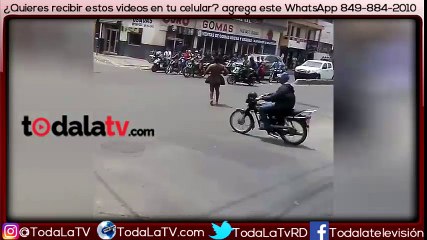 En San Pedro de Macorís motoconchista se desnudó vía publica por apuesta de RD$2000-Video