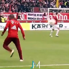 Douglas Costa skills 