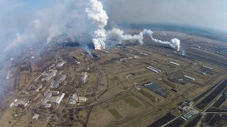 Un drone filme l'explosion dans un dépôt d'armes en Ukraine